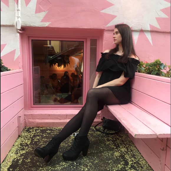 Meet your Posher, Bethany - Picture 2 of 4